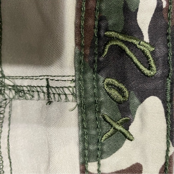 Rox  denim camouflage  pants size 11 - Picture 2 of 6